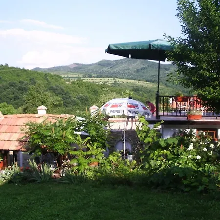 Enyo House Pensiune