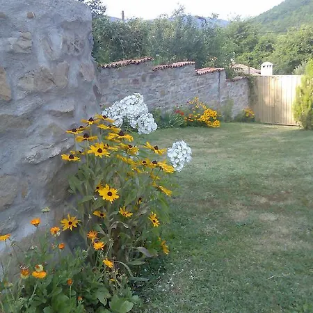 Enyo House Pensiune *