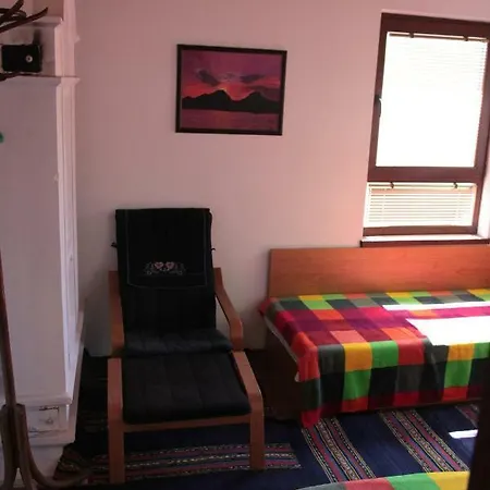 Pensiune Enyo House *